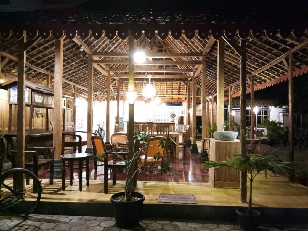 Diaga Grha Hotel Yogyakarta Kültér fotó