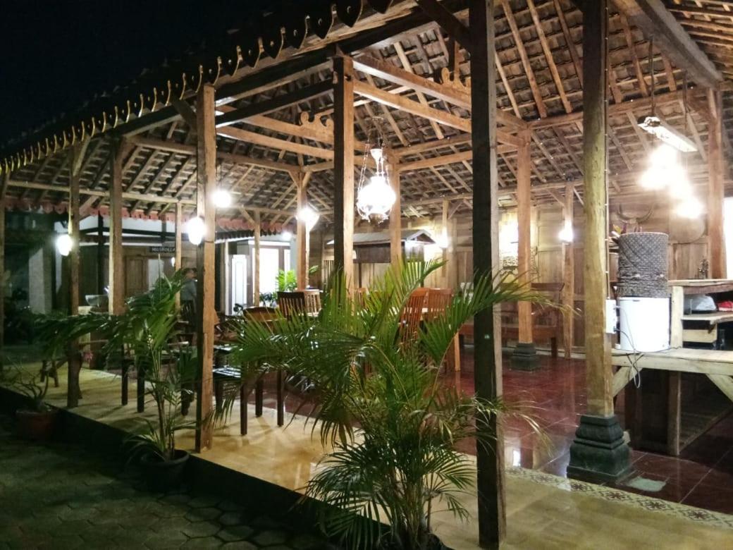 Diaga Grha Hotel Yogyakarta Kültér fotó